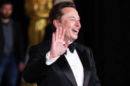 Foto de Elon Musk llega a la 10ª Ceremonia Anual del Premio Breakthrough celebrada en el Academy Museum of Motion Pictures el 13 de abril de 2024 en Los Ángeles, California, Estados Unidos. - Imagen libre de derechos