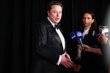 Téléchargez les photos : Elon Musk arrive à la 10e cérémonie annuelle de remise des prix Breakthrough qui s'est tenue au Academy Museum of Motion Pictures le 13 avril 2024 à Los Angeles, Californie, États-Unis. - en image libre de droit