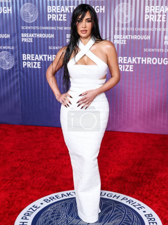 Foto de Kim Kardashian llega a la 10ª Ceremonia Anual del Premio Breakthrough celebrada en el Academy Museum of Motion Pictures el 13 de abril de 2024 en Los Ángeles, California, Estados Unidos. - Imagen libre de derechos