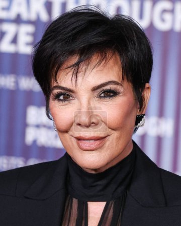 Téléchargez les photos : Kris Jenner arrive à la 10e cérémonie annuelle de remise des prix Breakthrough qui s'est tenue au Academy Museum of Motion Pictures le 13 avril 2024 à Los Angeles, Californie, États-Unis. - en image libre de droit