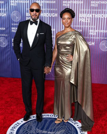 Photo for Swizz Beatz and wife Alicia Keys arrive at the 10th Annual Breakthrough Prize Ceremony held at the Academy Museum of Motion Pictures on April 13, 2024 in Los Angeles, California, United States. - Royalty Free Image