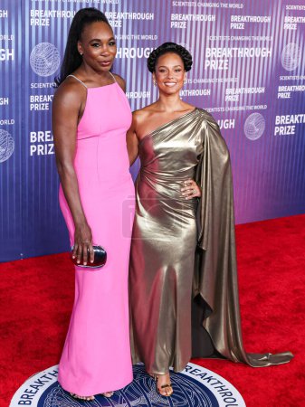 Photo for Venus Williams and Alicia Keys arrive at the 10th Annual Breakthrough Prize Ceremony held at the Academy Museum of Motion Pictures on April 13, 2024 in Los Angeles, California, United States. - Royalty Free Image