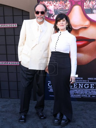 Téléchargez les photos : Luca Guadagnino et Amy Pascal arrivent à la première des Challengers d'Amazon MGM Studios au Westwood Village Theater le 16 avril 2024 à Westwood, Los Angeles, Californie, États-Unis. - en image libre de droit