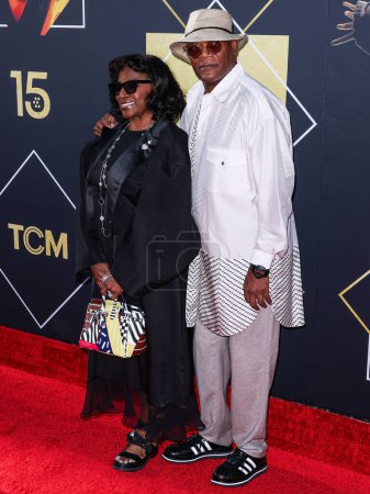 Téléchargez les photos : LaTanya Richardson Jackson et son mari Samuel L. Jackson arrivent au 15e Festival annuel du film classique de la MTC 2024 Soirée d'ouverture et 30e anniversaire Présentation de "Pulp Fiction" de Miramax tenue le 18 avril 2024 à Hollywood - en image libre de droit
