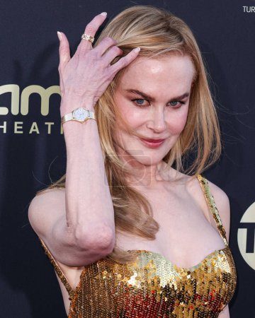 Téléchargez les photos : Nicole Kidman portant Balenciaga arrive à la 49e édition annuelle du gala de remise des prix AFI (American Film Institute) Hommage à Nicole Kidman au Dolby Theatre le 27 avril 2024 à Hollywood, Los Angeles, Californie, États-Unis - en image libre de droit