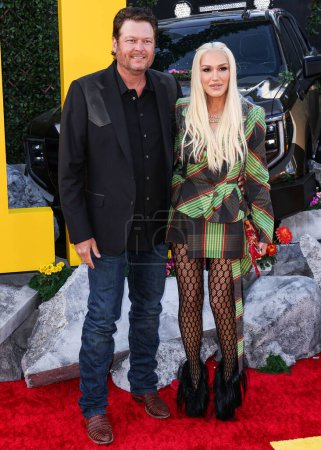 Téléchargez les photos : Blake Shelton et sa femme Gwen Stefani arrivent au Dolby Theatre le 30 avril 2024 à Hollywood, Los Angeles, Californie, États-Unis. - en image libre de droit