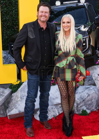 Téléchargez les photos : Blake Shelton et sa femme Gwen Stefani arrivent au Dolby Theatre le 30 avril 2024 à Hollywood, Los Angeles, Californie, États-Unis. - en image libre de droit