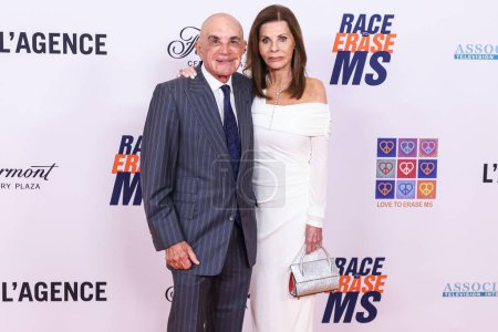 Photo for Robert Shapiro and wife Linell Shapiro arrive at the 31st Annual Race To Erase MS Gala 2024 held at the Fairmont Century Plaza on May 10, 2024 in Century City, Los Angeles, California, United States. - Royalty Free Image
