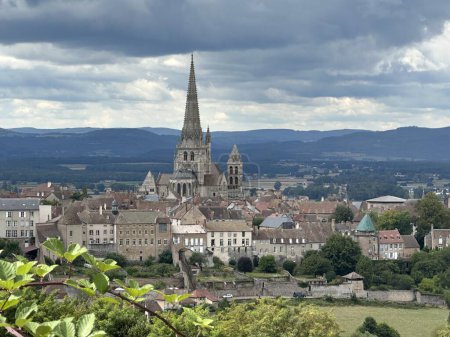 Foto de Catedral de San Lázaro en Autun, Francia. Ciudad galo-romana y medieval con sus 2000 años de historia. Tomado en agosto de 2023 - Imagen libre de derechos