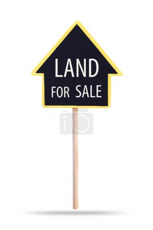 Téléchargez les photos : Maison isolée à vendre Immobilier Sign with Clipping Path. Symboles maison avec le mot, terrain à vendre maison isolée sur fond blanc. - en image libre de droit