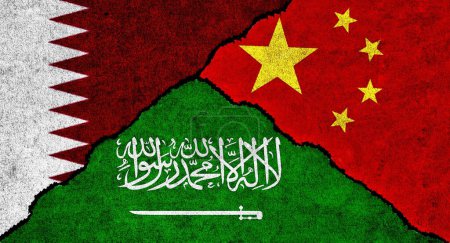 Téléchargez les photos : L'Arabie saoudite, la Chine et le Qatar drapeaux ensemble sur un fond texturé. Relations diplomatiques entre Qatar, Chine et Arabie saoudite concept - en image libre de droit