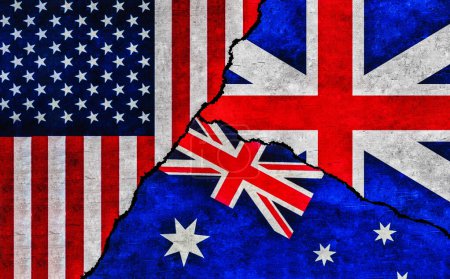 Téléchargez les photos : Les États-Unis, la Grande-Bretagne et l'Australie ont peint des drapeaux avec fissure. États-Unis d'Amérique, Royaume-Uni et Australie relations - en image libre de droit