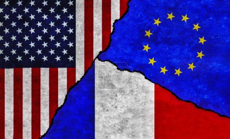 Téléchargez les photos : Drapeaux des États-Unis, de la France et de l'UE avec fissure. États-Unis d'Amérique, France et relations avec l'Union européenne - en image libre de droit