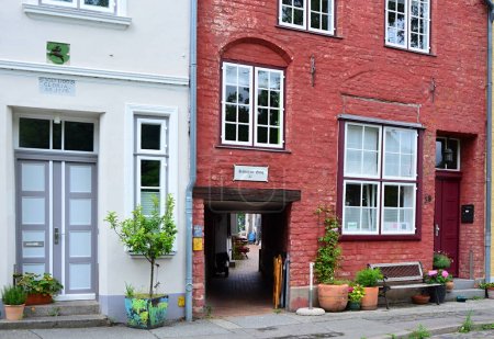 Téléchargez les photos : Bâtiments historiques dans la vieille ville de Hanse Luebeck, Schleswig - Holstein - en image libre de droit
