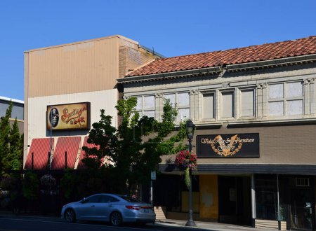 Téléchargez les photos : Scène de rue au centre-ville de Yakima, Washington - en image libre de droit