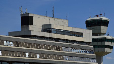 Téléchargez les photos : Ancien aéroport international dans le quartier Tegel à Berlin, la capitale de l'Allemagne - en image libre de droit