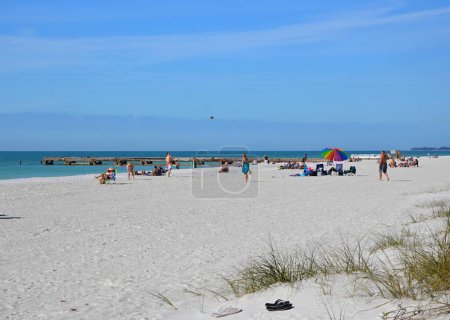 Photo for Beach at the Gulf of Mexico on Anna Maria Island, Florida - Royalty Free Image