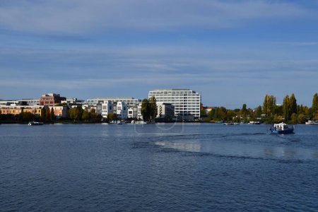 Panorama jesienią na półwyspie, Stalau w Berlinie, stolica Niemiec