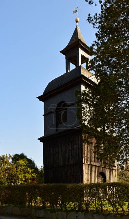 Historische Kirche im Dorf Dueshorn, Niedersachsen