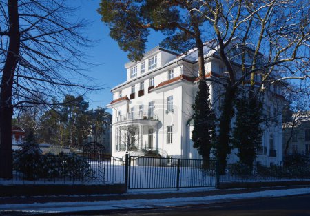 Villa en hiver dans le quartier Grunewald à Berlin, la capitale de l'Allemagne