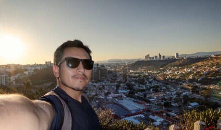 Ein Touristen-Selfie in Hercules, CP 76069 Santiago de Queretaro, Qro.