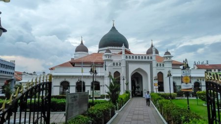 Téléchargez les photos : Penang 2018 Oct 15, vue de face de la mosquée Kapitan Keling à Georgetown, Penang. La mosquée Kapitan Keling a été construite en 1801 - en image libre de droit