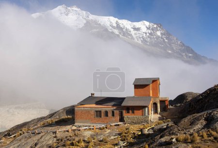 Foto de Casa para turistas en la cordillera de los Andes - Imagen libre de derechos