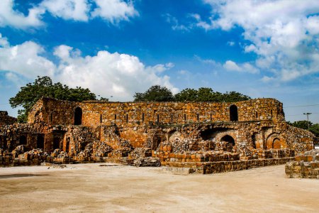 Foto de Ruinas en Firoz Shah Kotla Fort en Nueva Delhi, que fue la ciudadela de Firoz Shah Tughlaq, el gobernante del sultanato de Delhi durante 1351-88 - Imagen libre de derechos