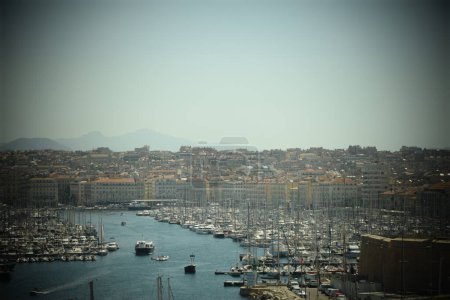 Foto de Vista de Marsella en el puerto de Vieux. Ciudad marina - Imagen libre de derechos