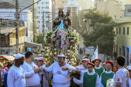 Foto de Sao Paulo, Brasil, 19 de agosto de 2007. Procesión de la tradicional fiesta dedicada a Nuestra Señora de Achiropita, Bixiga en el barrio de Sao Paulo. Brasil - Imagen libre de derechos