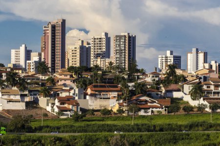 buildings, houses and commercial establishments in the central region of Marilia