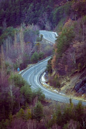 Foto de Un pequeño camino en las montañas Biescas - España - Imagen libre de derechos