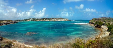 Foto de Bahía en la costa este - Antigua y Barbuda - Imagen libre de derechos