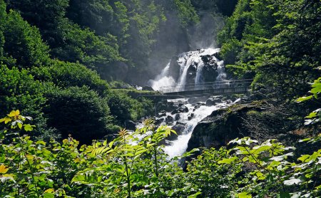 Foto de Lutour waterfall in Cauterets, Pyrenees - France - Imagen libre de derechos