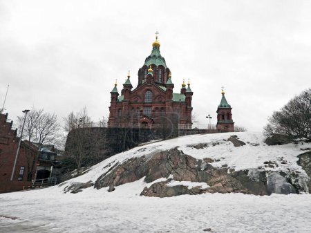 Foto de Catedral ortodoxa de Uspenski con nieve, Helsinki - Finlandia - Imagen libre de derechos