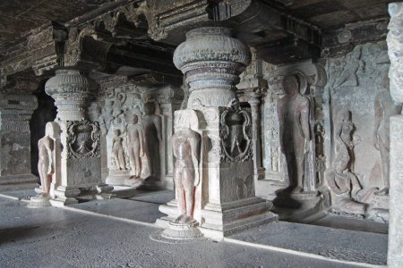 Téléchargez les photos : Temple Indra Sabha, Grottes d'Ellora - Aurangabad, Inde - en image libre de droit