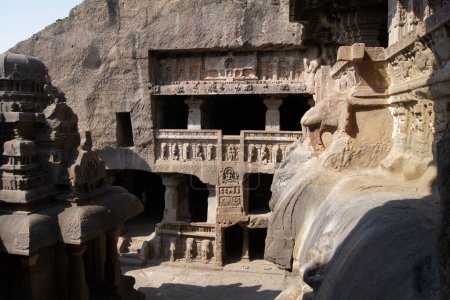 Téléchargez les photos : Temple Indra Sabha, Grottes d'Ellora - Aurangabad, Inde - en image libre de droit