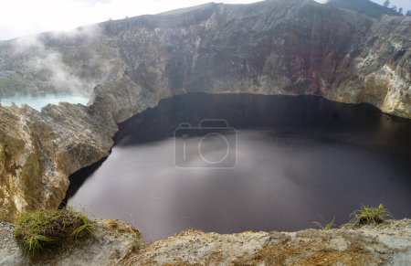 Foto de Lago volcán Kelimutu, Isla Flores - Indonesia - Imagen libre de derechos