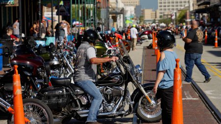 Téléchargez les photos : Congrès des motards Lonestar Rally at Galveston Texas - GALVESTON, TEXAS - 03 NOVEMBRE 2022 - en image libre de droit