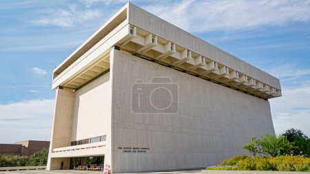 Téléchargez les photos : LBJ Lyndon Baines Johnson Library and Museum in Austin - AUSTIN, TEXAS - 31 OCTOBRE 2022 - en image libre de droit