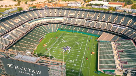 Foto de Estadio de fútbol Choctaw en Arlington desde arriba - ARLINGTON, TEXAS - 08 DE NOVIEMBRE DE 2022 - Imagen libre de derechos