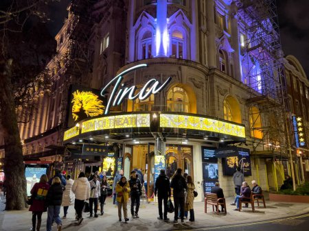 Téléchargez les photos : Tina Musical au Théâtre Aldwych à London- LONDRES, ROYAUME-UNI - 20 DÉCEMBRE 2022 - en image libre de droit