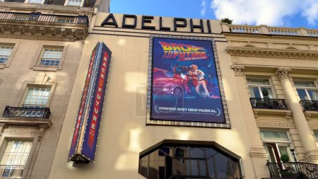 Foto de Volver al futuro Musical en el Adelphi Theatre de Londres - LONDRES, REINO UNIDO - 9 DE JUNIO DE 2022 - Imagen libre de derechos