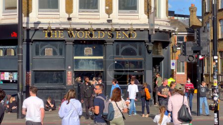 Foto de Worlds End Pub in Camden - LONDON, UNITED KINGDOM - JUNE 9, 2022 - Imagen libre de derechos