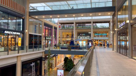 Téléchargez les photos : Westgate Shopping Center Oxford - OXFORD, ROYAUME-UNI - 10 JUIN 2022 - en image libre de droit