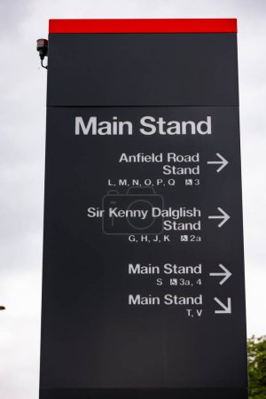 Foto de Direction signs at Anfield stadium - home of FC Liverpool - LIVERPOOL, UNITED KINGDOM - AUGUST 16, 2022 - Imagen libre de derechos