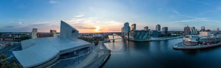 Téléchargez les photos : Aerial view over Media City UK in Manchester - travel photography - en image libre de droit