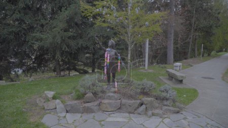 Téléchargez les photos : The Hiroshima Child Sadako Sasaki at Peace Park in Seattle - SEATTLE, WASHINGTON - APRIL 11, 2017 - en image libre de droit