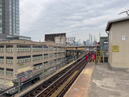 Foto de Vías del metro de Nueva York MTA línea 7 - NUEVA YORK, ESTADOS UNIDOS - 14 DE FEBRERO DE 2023 - Imagen libre de derechos