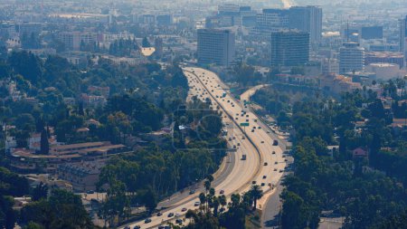 Foto de Vista sobre Los Ángeles en un día de niebla - fotografía de viaje - Imagen libre de derechos